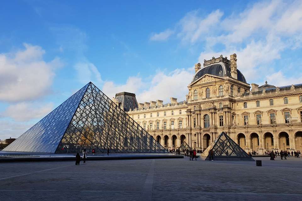 Туристический поток в Лувр будет сокращен
